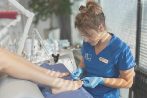 Dystroficzny paznokieć po urazie zabieg